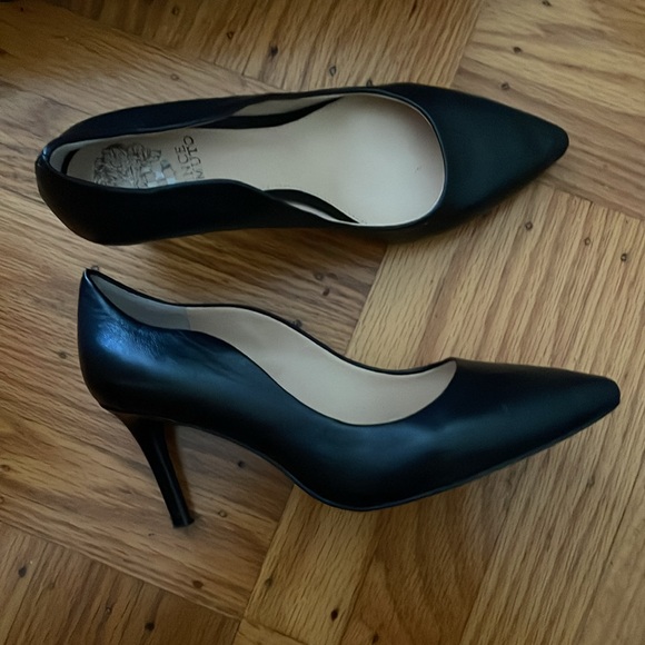 Vince Camuto Jaynita Heels in Black/Baby Sheep - Picture 3 of 6